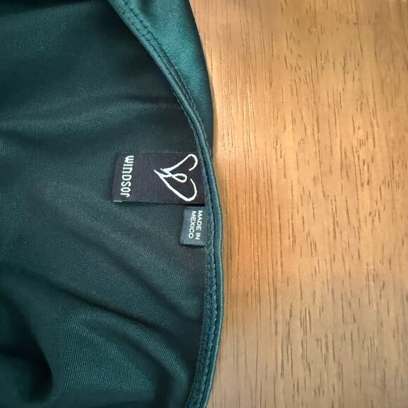 Windsor Dress, Size Medium, Dark Green - Picture 3 of 4